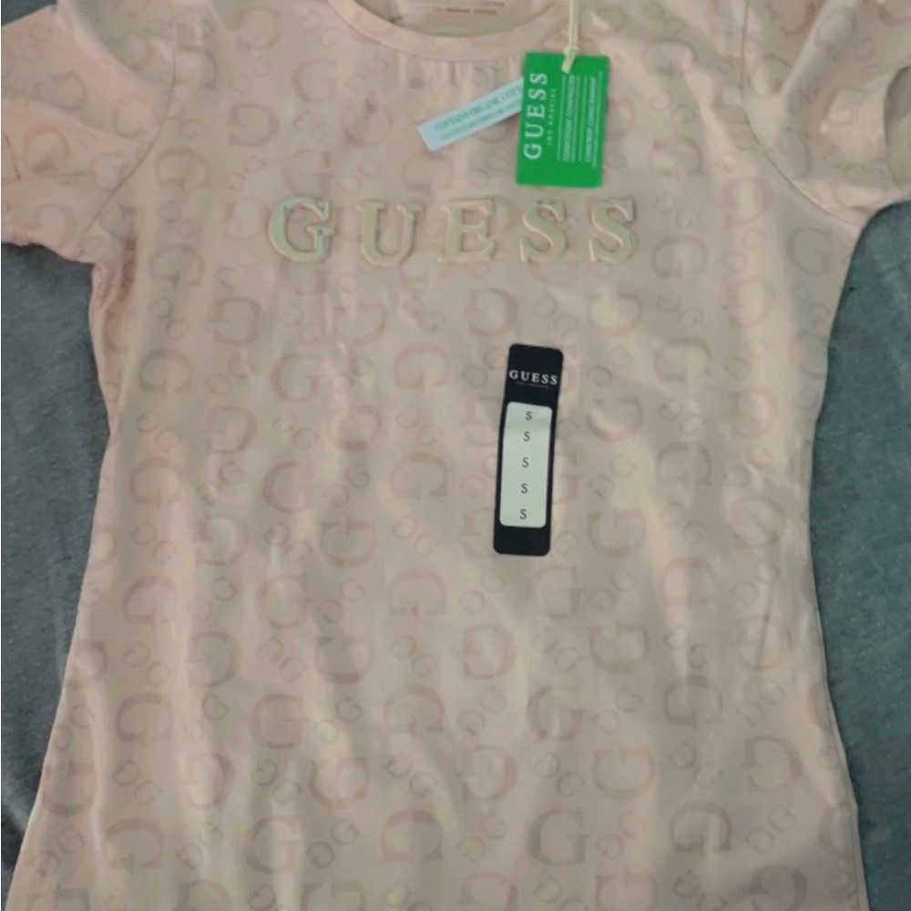 Guess Blush Graphic Tee